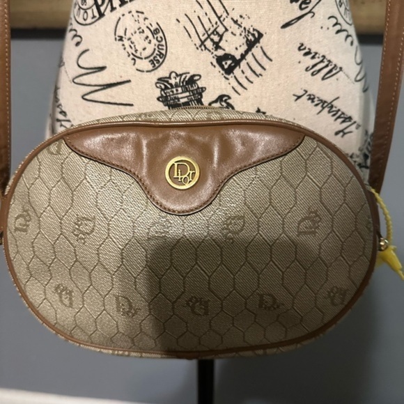 Dior honeycomb crossbody bag with COA Like new. Hard to believe it is vintage - Picture 1 of 10